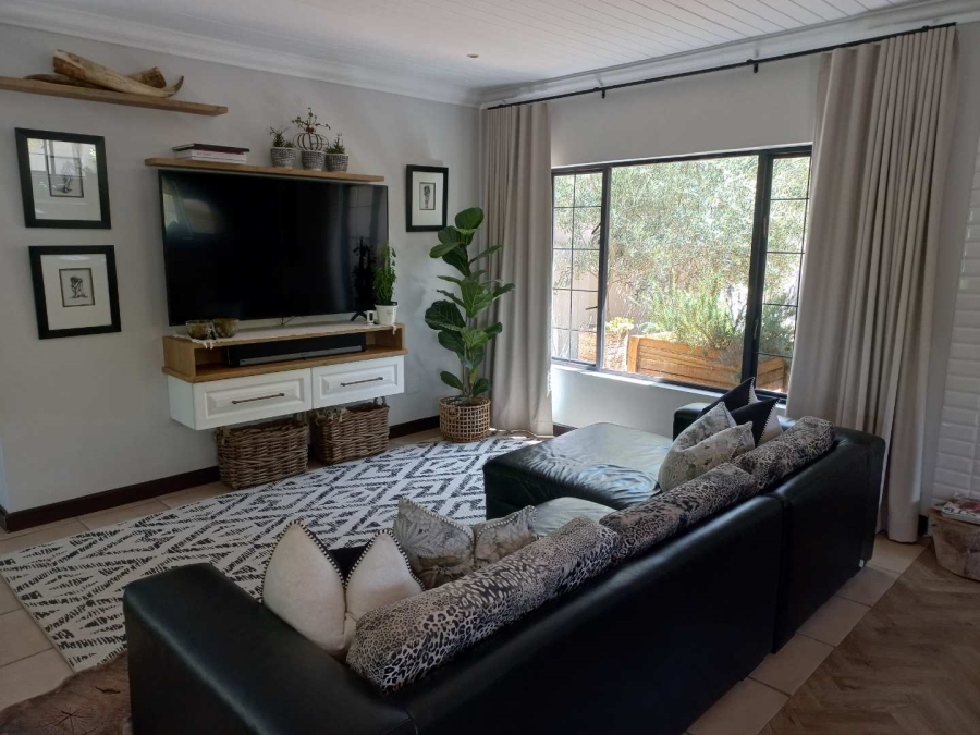 5 Bedroom Property for Sale in Keidebees Northern Cape